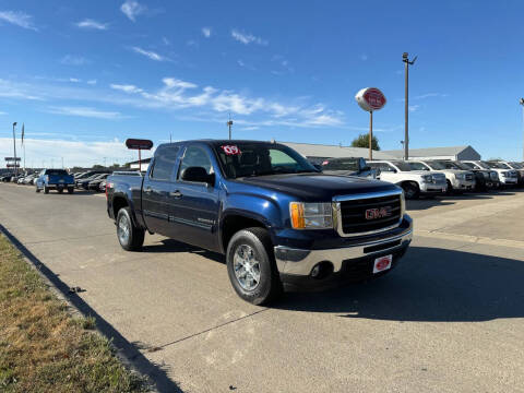 2009 GMC Sierra 1500 for sale at UNITED AUTO INC in South Sioux City NE