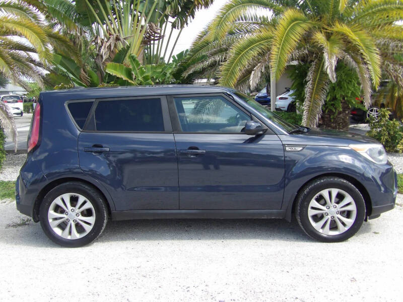 2016 Kia Soul +