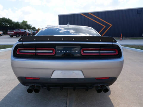 2015 Dodge Challenger R/T Scat Pack Shaker