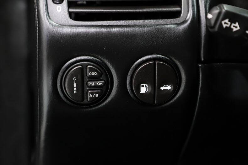 2003 Aston Martin V12 Vanquish