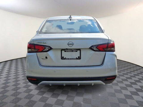 2025 Nissan Versa SV