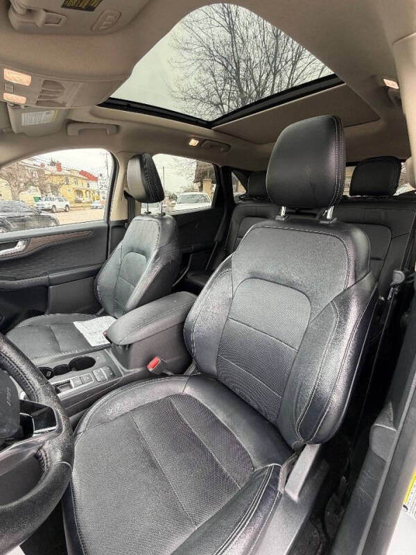 2020 Ford Escape Titanium