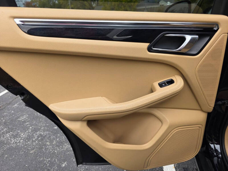 2015 Porsche Macan S