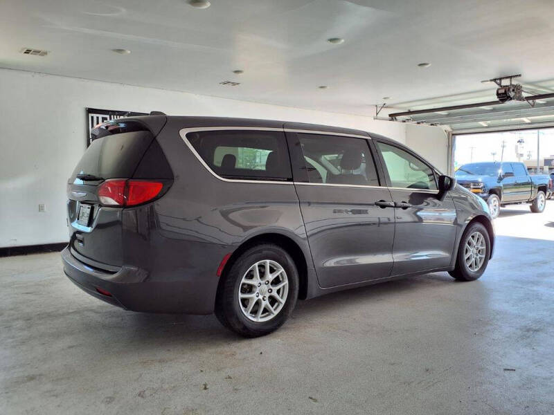 2017 Chrysler Pacifica Touring