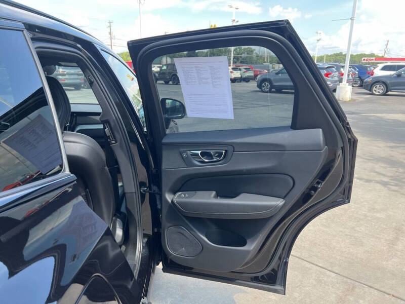 2024 Volvo XC60 Recharge T8 Ultimate Black Edition