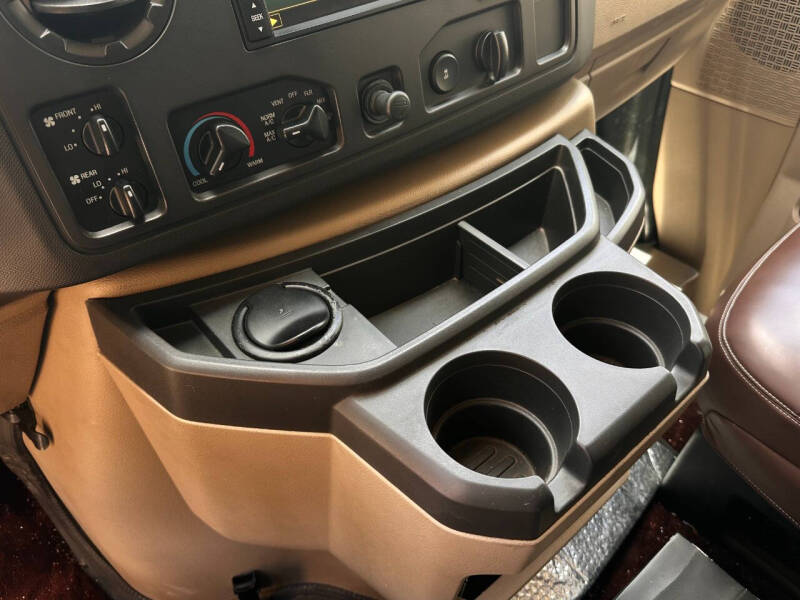 2010 Ford E-Series E-350 SD XLT