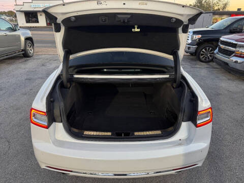 2018 Lincoln Continental Select