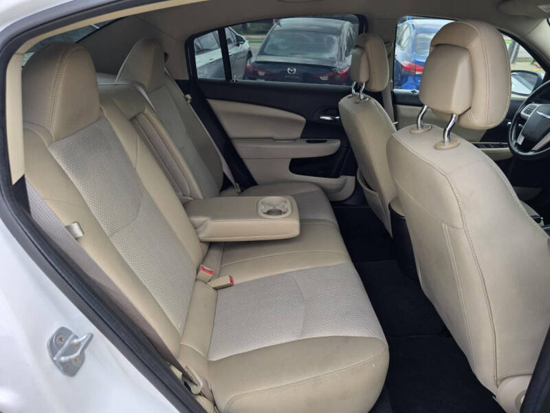 2011 Chrysler 200 Touring