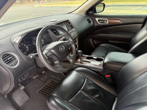 2017 Nissan Pathfinder Platinum