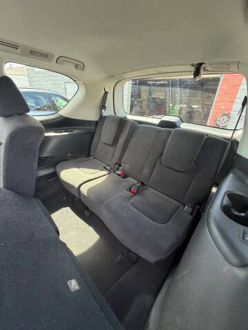 2017 Nissan Armada SV