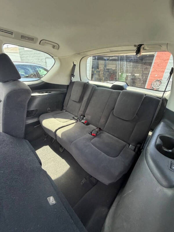 2017 Nissan Armada SV