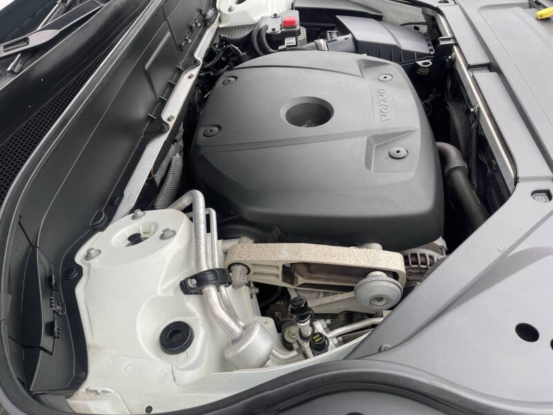 2019 Volvo XC90 T5 Momentum