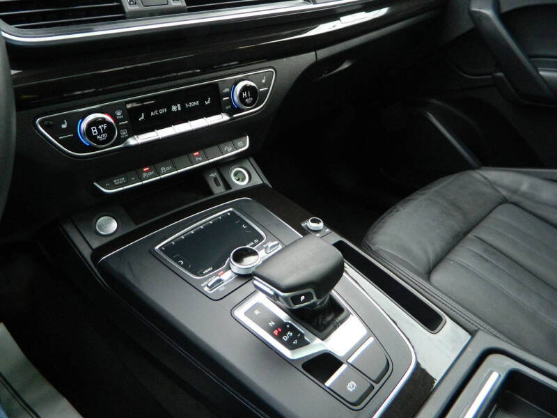 2018 Audi Q5 2.0T quattro Premium Plus