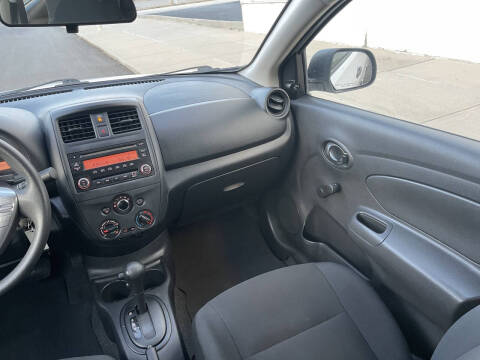 2015 Nissan Versa 1.6 S Plus