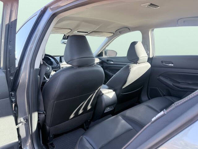 2022 Nissan Altima 2.5 SR