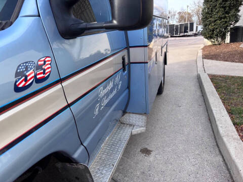 2005 Ford E-Series E-350 SD