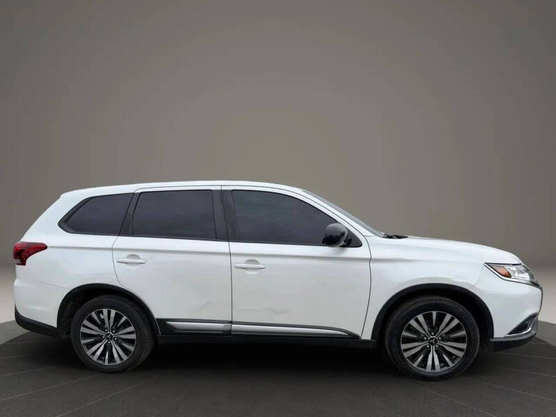 2020 Mitsubishi Outlander ES