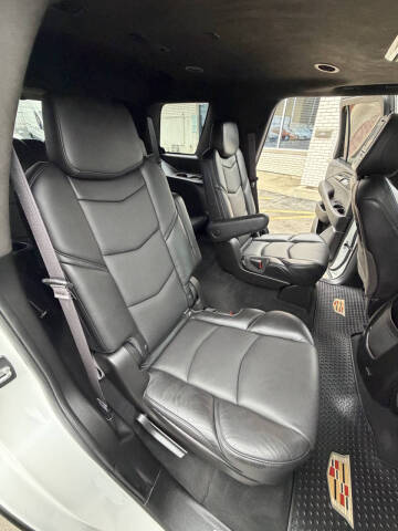 2017 Cadillac Escalade Platinum