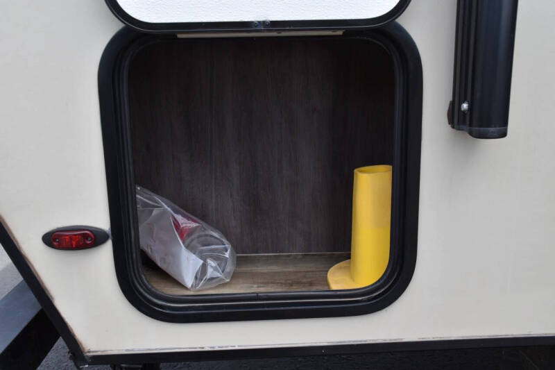 2019 Pacific Coachworks Mighty Lite Mini