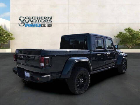 2025 Jeep Gladiator NightHawk