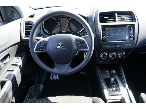 2025 Mitsubishi Outlander Sport ES