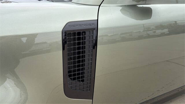 2025 Land Rover Defender 110 P400 X