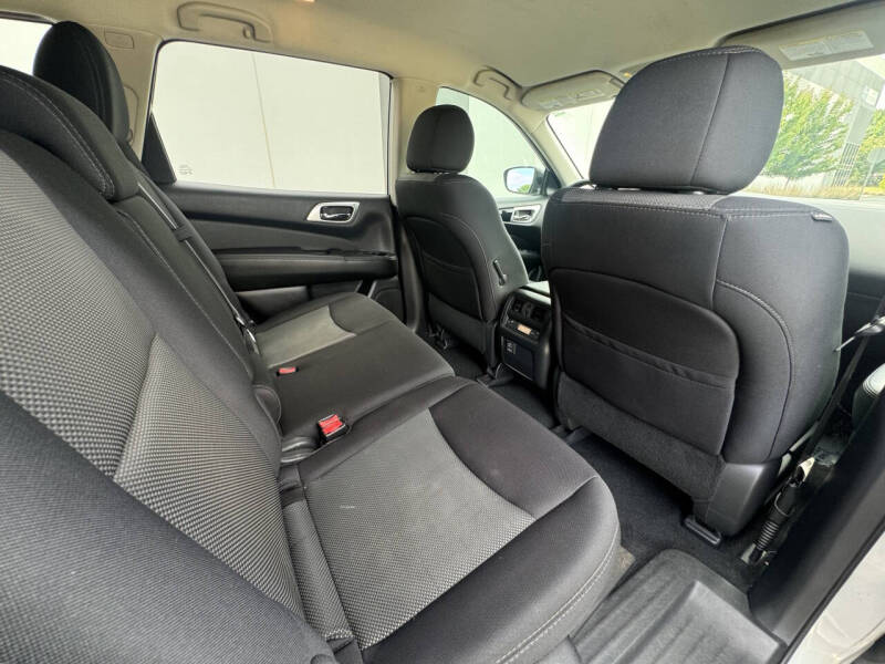 2018 Nissan Pathfinder SV
