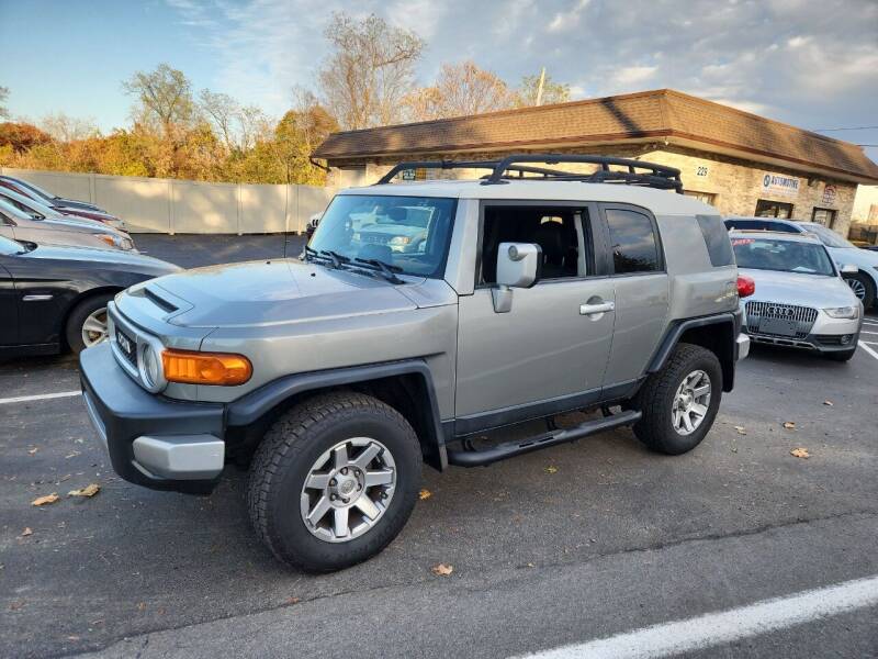 2010 Toyota FJ Cruiser for sale at Trade Automotive, Inc in New Windsor NY