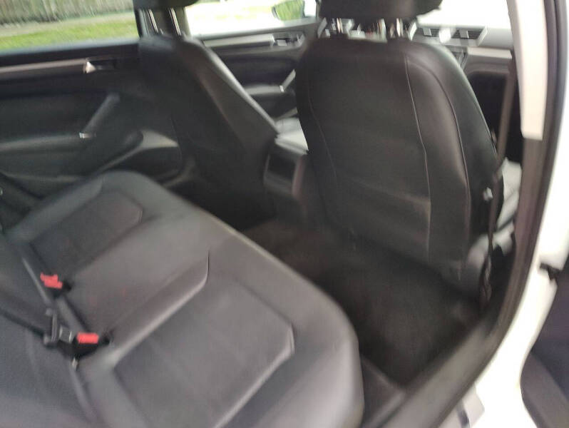 2017 Volkswagen Passat 1.8T R-Line