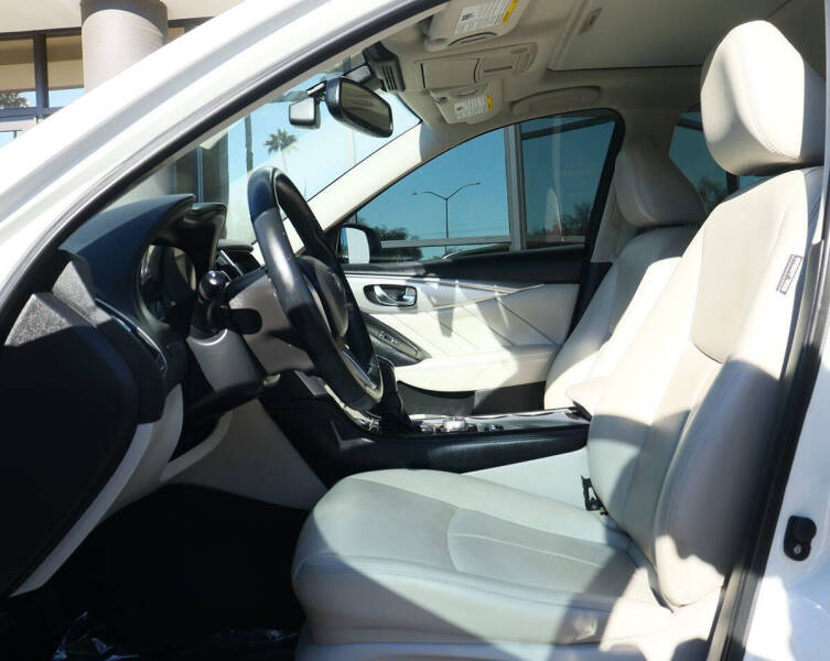 2021 Infiniti Q50 Luxe