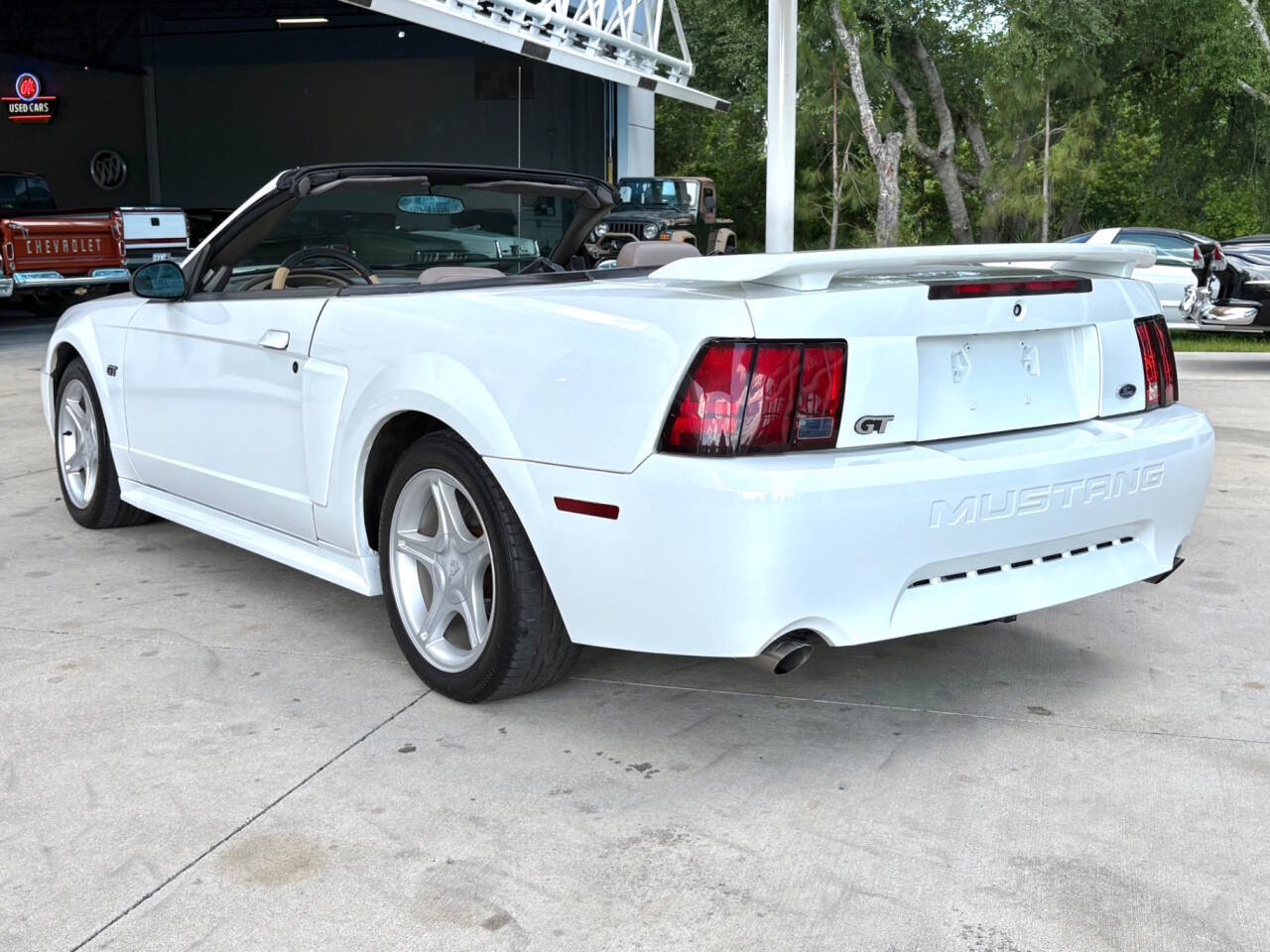 2001 Ford Mustang 9