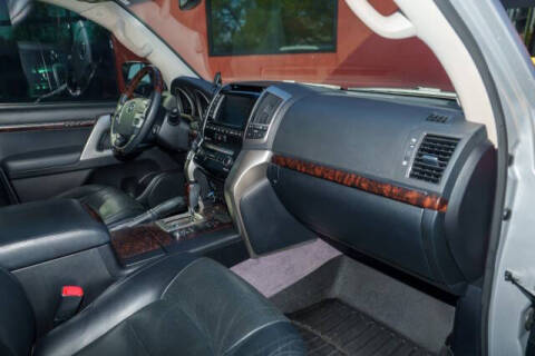 2013 Toyota Land Cruiser