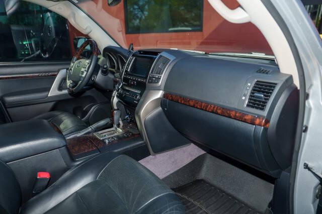 2013 Toyota Land Cruiser