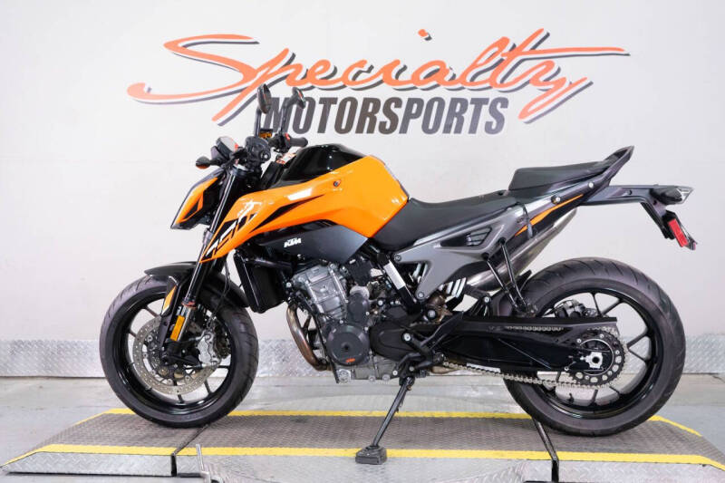 2023 KTM 790 Duke