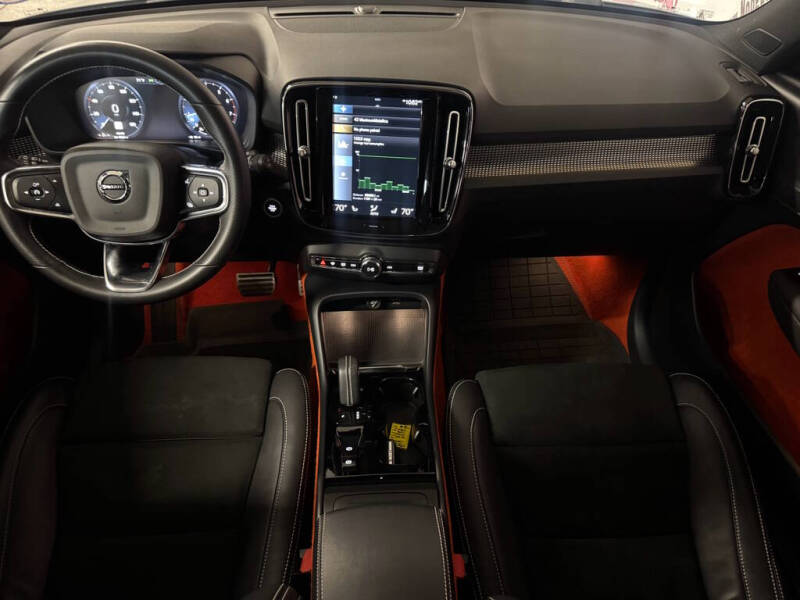 2021 Volvo XC40 T5 R-Design