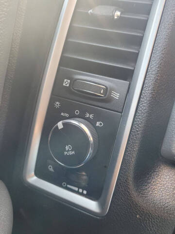 2016 RAM 1500 SLT