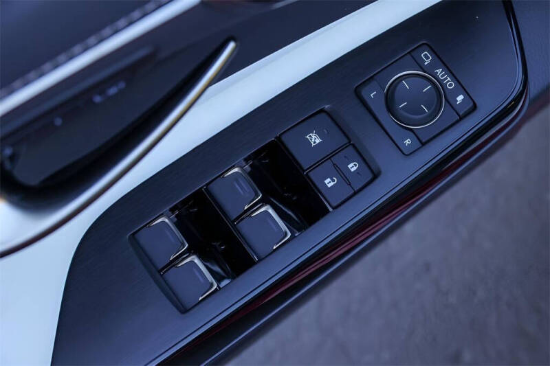 2025 Lexus ES 350 F SPORT Handling