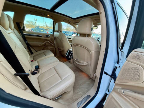 2014 Porsche Cayenne Platinum