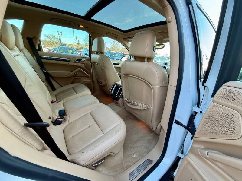 2014 Porsche Cayenne Platinum