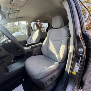 2021 Toyota Sienna LE 8-Passenger