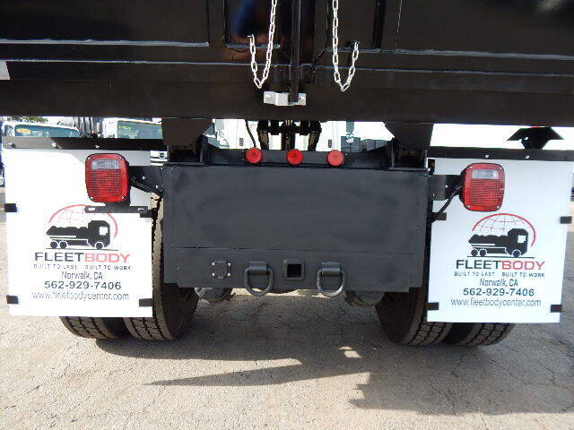 2015 Freightliner M2 106