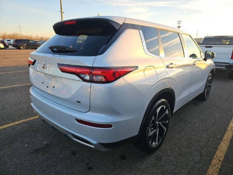 2024 Mitsubishi Outlander SE