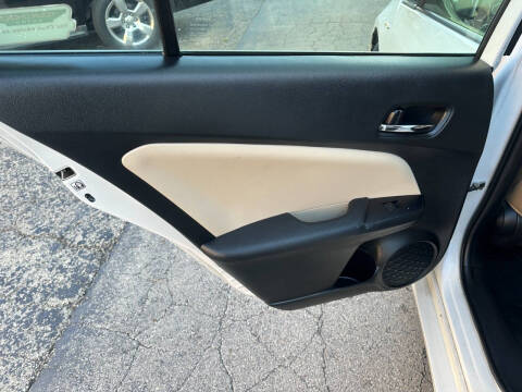 2021 Toyota Prius LE