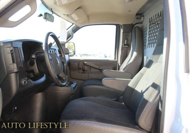 2023 Chevrolet Express 2500