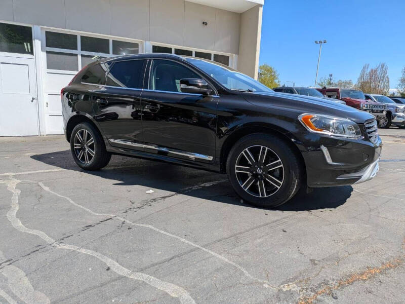 2017 Volvo XC60 T5 Dynamic