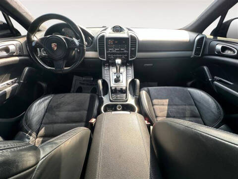 2013 Porsche Cayenne GTS