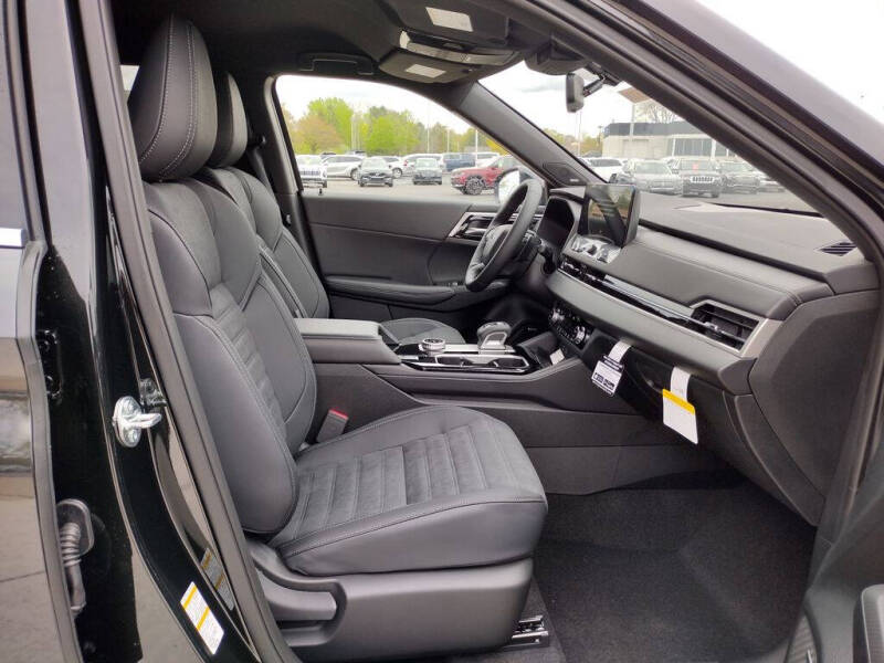 2026 Mitsubishi Outlander LE