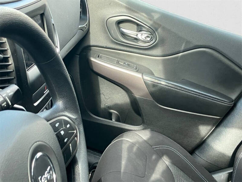 2019 Jeep Cherokee Latitude