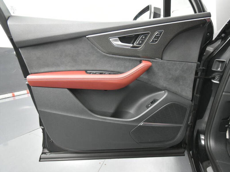 2024 Audi SQ7 4.0T quattro Premium Plus