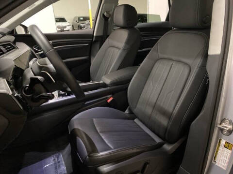 2023 Audi e-tron quattro Premium Plus